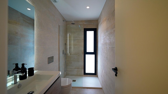 Luksusvilla med 3 soverom, privat basseng og takterrasse - Kun 2 boliger igjen