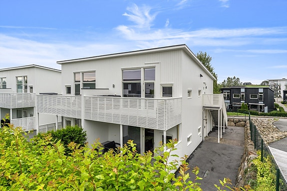 Gulaksvegen 19 presenteres av Leon Høyland i EiendomsMegler 1 Jærmegleren.