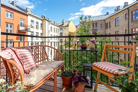 Velkommen til Dovregata 5C - presentert av Jonas Dahlén.