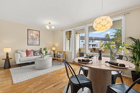 - Velkommen til Grensestien 24, presentert av Line Doksum. En pen 2(3)-roms med attraktiv beliggenhet i 3. etg. -