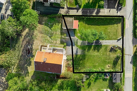 Eneboligtomt i populære Trudvangveien - Sentral og barnevennlig beliggenhet i en stille og rolig villavei