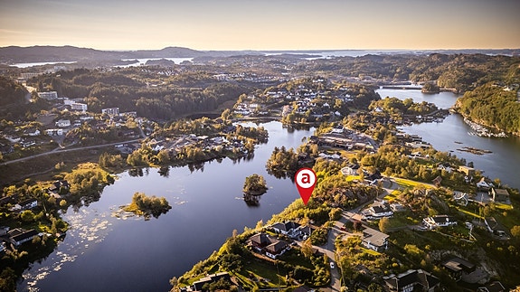 Drømmer du om å bygge ditt eget hjem i naturskjønne maritime omgivelser? Da er dette virkelig det perfekte valget for deg!