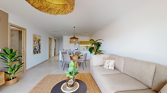 Ny leilighet med 3 soverom og 2 bad | Stor hage og terrasse | Flotte fellesområder | Parkering og bod