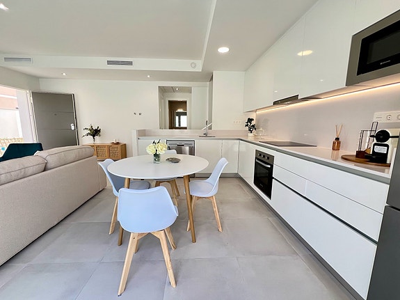 SOLGT! Villa med 3 soverom, 2 bad og basseng | Populær beliggenhet - nær La Zenia Boulevard