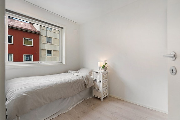 Soverom 2 - lyst og trivelig soverom - perfekt som barnerom, gjesterom eller kontor