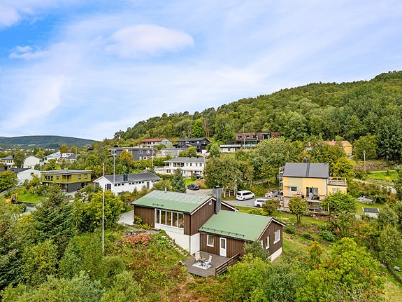 EIE Harstad v/megler Vetle Larsen har gleden av å presentere Toppenveien 4 og 6!