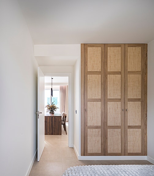 Rålekker penthouse-leilighet med møbler inkludert | Kun 400 m til nydelig strand | Må sees!