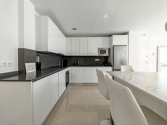 Eksklusiv penthouse med 4 soverom - Privat basseng, takterrasse og panoramautsikt