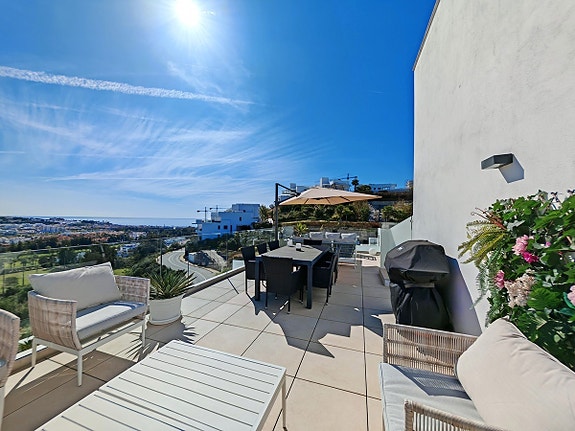 Eksklusiv penthouse med 4 soverom - Privat basseng, takterrasse og panoramautsikt