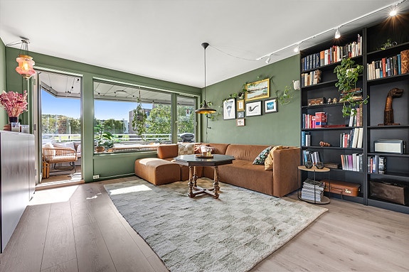 EiendomsMegler 1 v/Frank Robert Bae har gleden av å presentere en flott 4-roms leilighet beliggende i Brundalen.