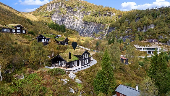 Slettekvæven 75 presenteres av EIE eiendomsmegling AS v/ Torbjørn Lie - Eiendomsmegler MNEF/ Salgsleder/ Partner.
Foto: Arve Gravdal