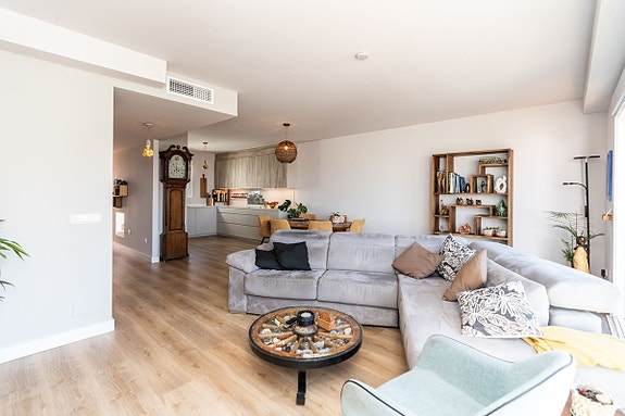 Nydelig bolig med 4 soverom og 3 bad | Heis og egen garasje | Havutsikt