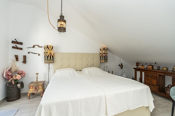 Nydelig bolig med 4 soverom og 3 bad | Heis og egen garasje | Havutsikt