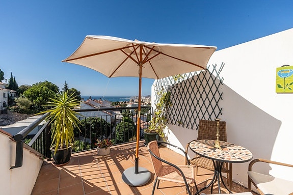 Nydelig bolig med 4 soverom og 3 bad | Heis og egen garasje | Havutsikt