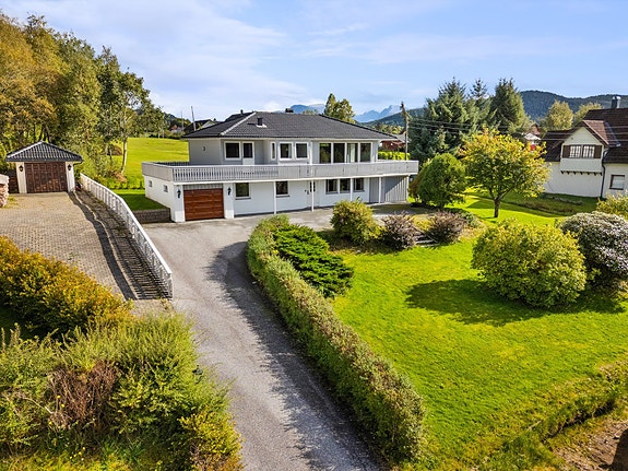 Tranvågvegen 71 presentert av Vetle Lande, Møremegling