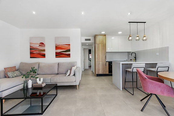 NYHET! Moderne leilighet med 3 soverom og 2 bad | Kun 750 m fra stranden | Med turistlisens