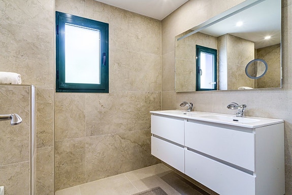 Moderne leilighet med 4 soverom nær stranden i San Pedro de Alcántara - Ideell for familie eller feriebruk