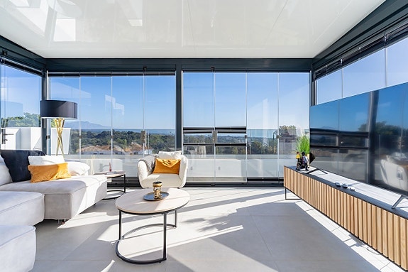 Duplex penthouse - Takterrasse med jacuzzi og sjøutsikt - 3 soverom og 2 bad |