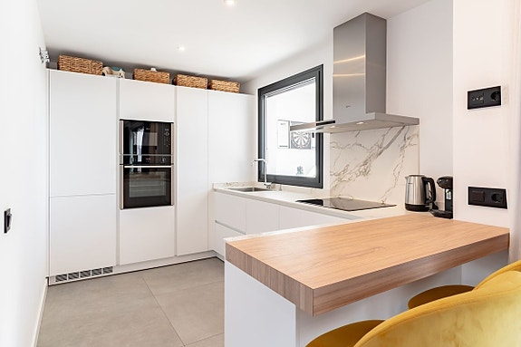 Duplex penthouse - Takterrasse med jacuzzi og sjøutsikt - 3 soverom og 2 bad |