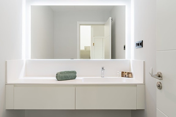 Duplex penthouse - Takterrasse med jacuzzi og sjøutsikt - 3 soverom og 2 bad |