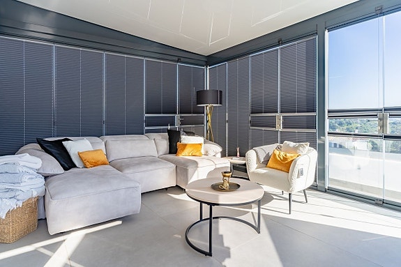 Duplex penthouse - Takterrasse med jacuzzi og sjøutsikt - 3 soverom og 2 bad |