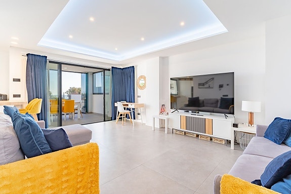 Duplex penthouse - Takterrasse med jacuzzi og sjøutsikt - 3 soverom og 2 bad |