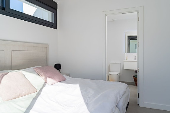 Duplex penthouse - Takterrasse med jacuzzi og sjøutsikt - 3 soverom og 2 bad |