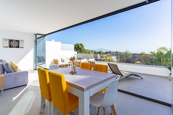 Duplex penthouse - Takterrasse med jacuzzi og sjøutsikt - 3 soverom og 2 bad |