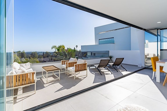 Duplex penthouse - Takterrasse med jacuzzi og sjøutsikt - 3 soverom og 2 bad |