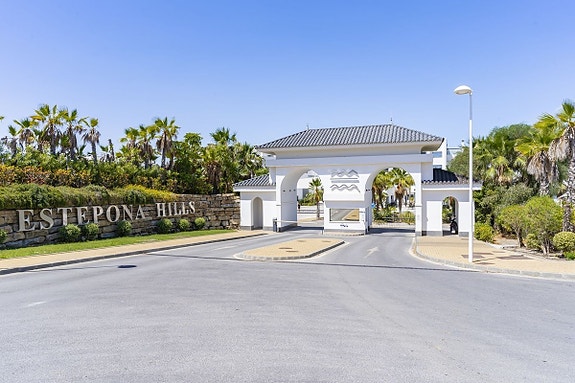 Duplex penthouse - Takterrasse med jacuzzi og sjøutsikt - 3 soverom og 2 bad |