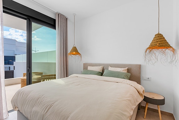 Nyhet | Moderne bolig med fantastisk uteområde | 3 soverom  | Privat basseng | Parkering