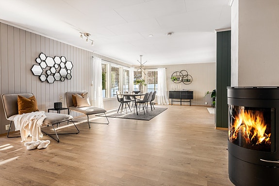 EiendomsMegler1 ved Mette Krokås Selander presenterer Kjellestadbakken51!