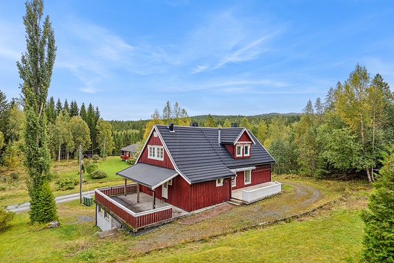 Velkommen til Jonsveien 151 - Kontakt megler på 918 50 709 / morten.kjelsberg@em1.no dersom det ønskes privatvisning.