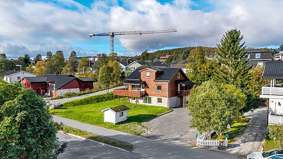Velkommen til Gimle og Hansine Hansens veg 124 - Stor enebolig med utleie.