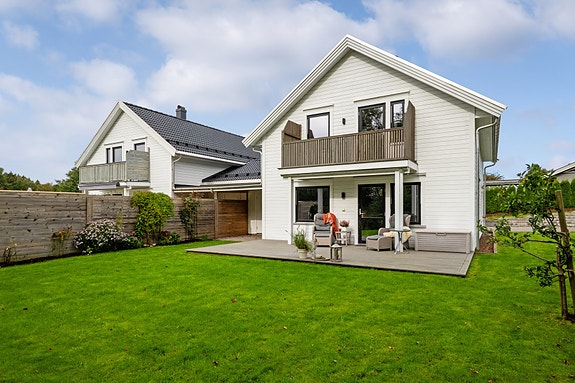 PrivatMegleren Tønsberg v/ Christoffer Fischer har gleden av å presentere Tvervedveien 47B.