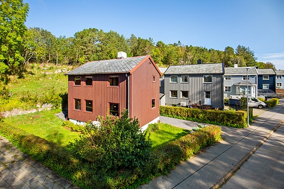 EiendomsMegler1 v/Karen Heggset Monge har gleden av å presentere Vuggaveien 34