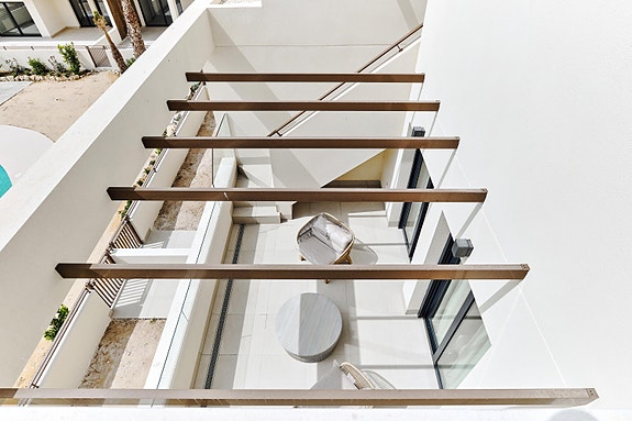 Kun 250 m fra havet | Nydelig penthouse-leilighet | Stor takterrasse 72m2 | Flott fellesområde med flere basseng