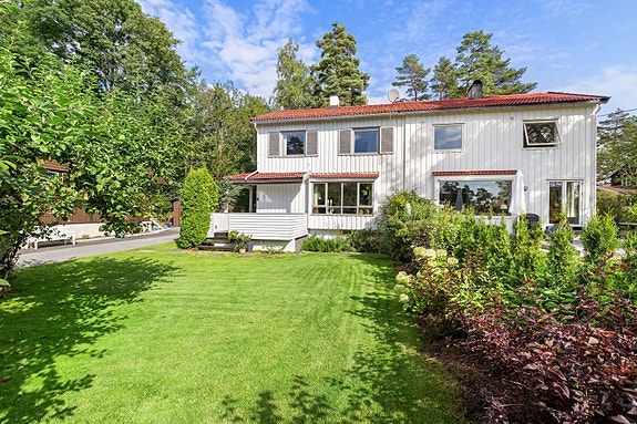 Velkommen til Stjerneveien 30 - Presentert av Privatmegleren Dyve og Partnere v/ Alexander Sandaas