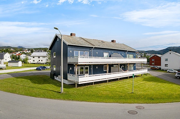 Leiligheten ligger i 1.etasje i et velholdt bygg