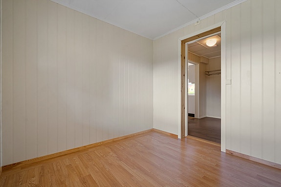 Soverom 2 - et praktisk rom som kan brukes som soverom, gjesterom eller hjemmekontor