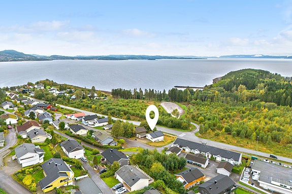 Velkommen til Valhallvegen 32, presentert av EiendomsMegler 1 v/ Kjetil Sandmo