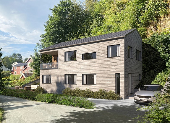 Eiendommen har frodig, uforstyrret beliggenhet nesten innerst en blindvei med praktfull utsikt.