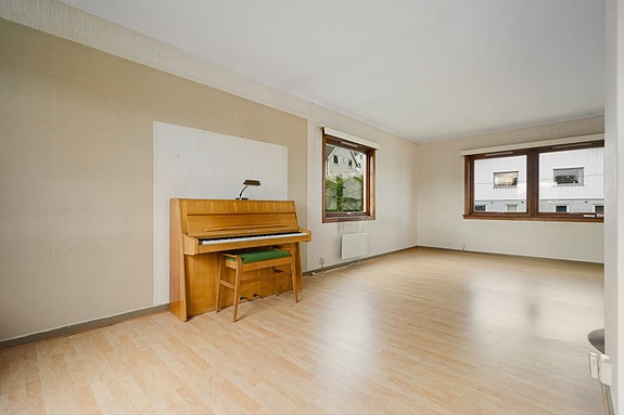 Stuen har gode møbleringsmuligheter