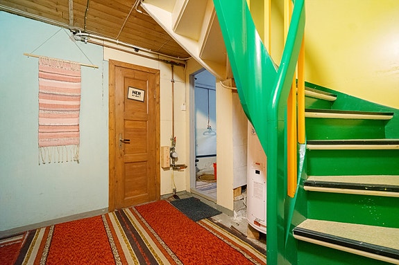 Trappegang med adkomst til kjelleretasjen