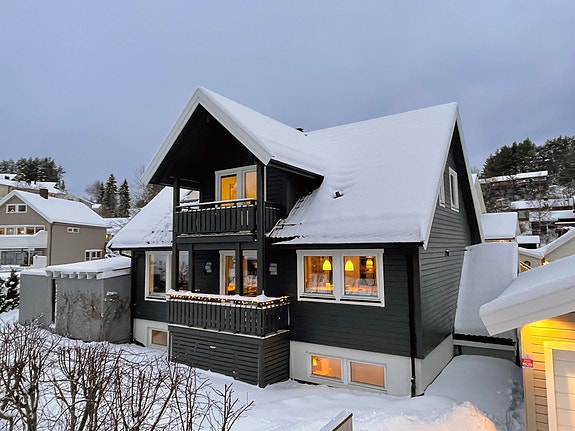 Velkommen til vådanvegen 9B -
Innholdsrik enebolig over tre etasjer - Foto: Oscar Stoltenberg