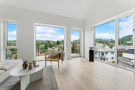 Mekleriet eiendomsmegling ved Ina Sande Sætre har gleden av å presentere Gamle Kirkevegen 7J! Foto: iMotiv, Arvid Berg.