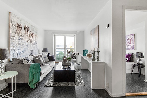 Stue. Bildene er fra en liknende leilighet. Leiligheten leies ut umøblert.