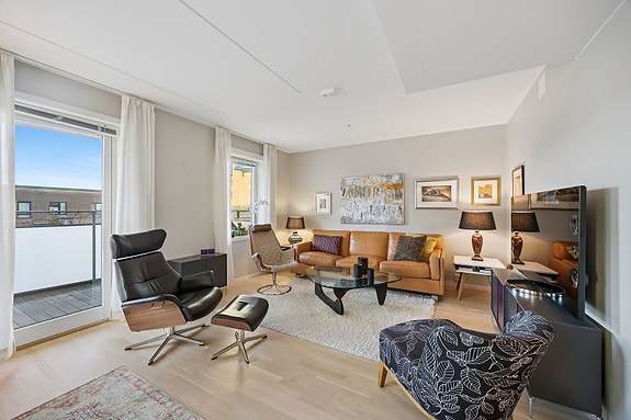 Innbydende stue med gode møbleringsmuligheter