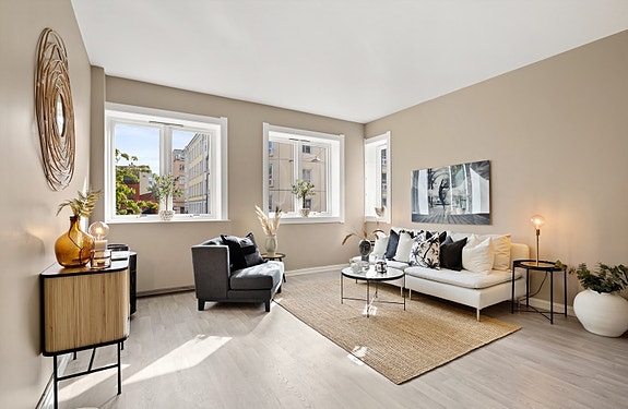 Innbydende stue med gode møbleringsmuligheter