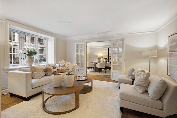 Velkommen til Jacob Aalls gate 9C! presentert av Felix Green v/ PrivatMegleren Park. Klikk på videoknappen i venstre hjørne for virtuell visning.